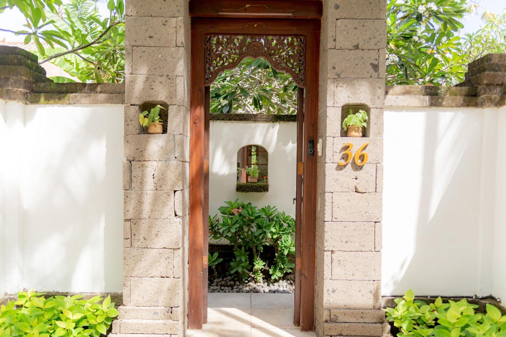 Villa Dorado - Steps From Jimbaran Beach Ngoại thất bức ảnh